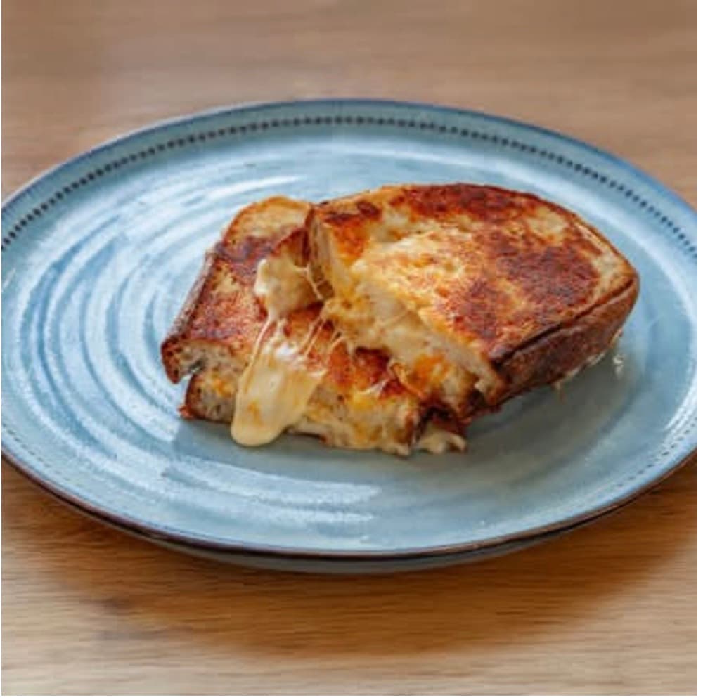 Cheese: 5-cheese blend